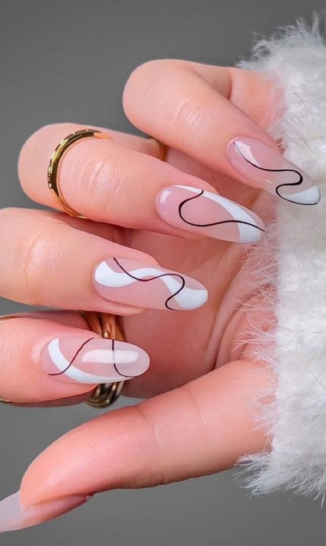 Réalisation de nail art