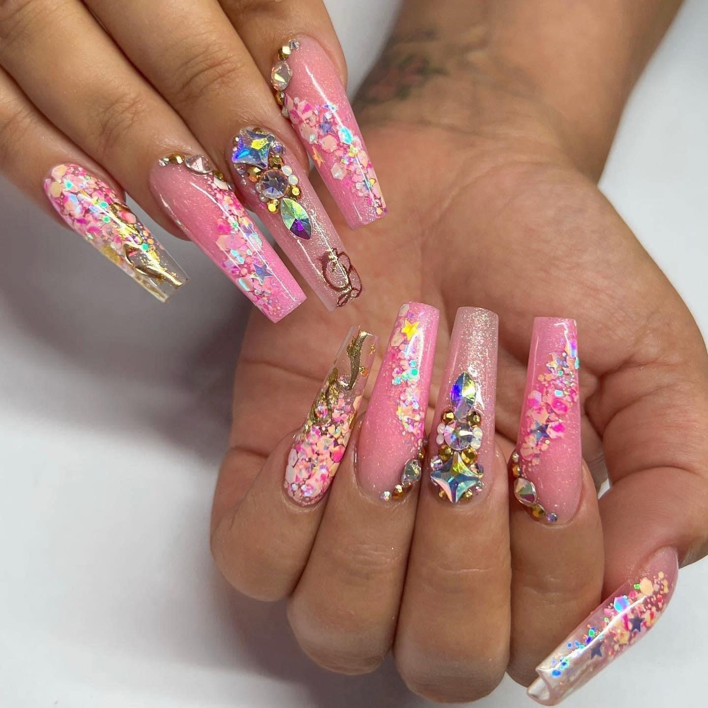 Nail art rose scintillant